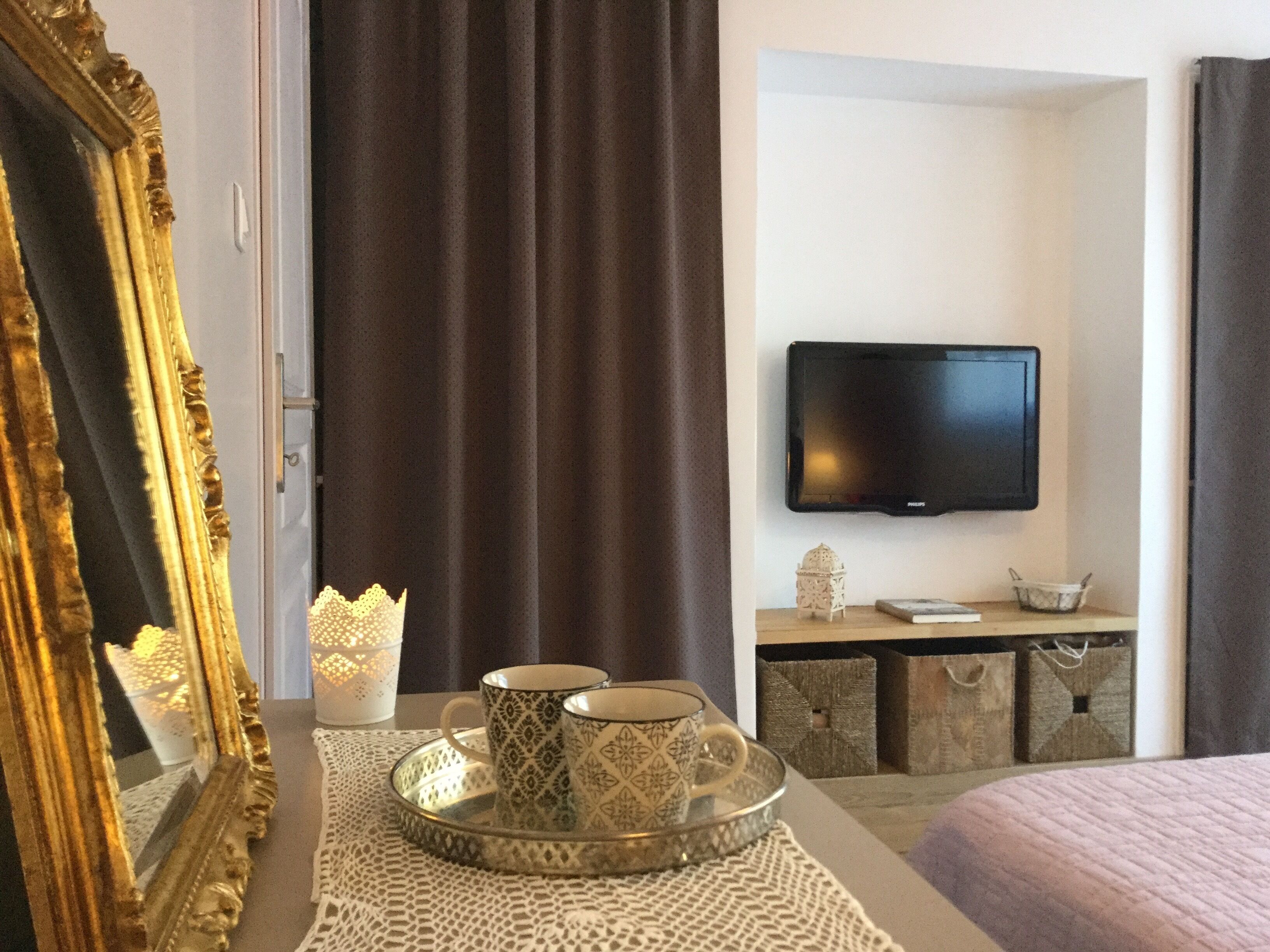 2 chambres, fer et planche à repasser, Wi-Fi gratuit, draps fournis