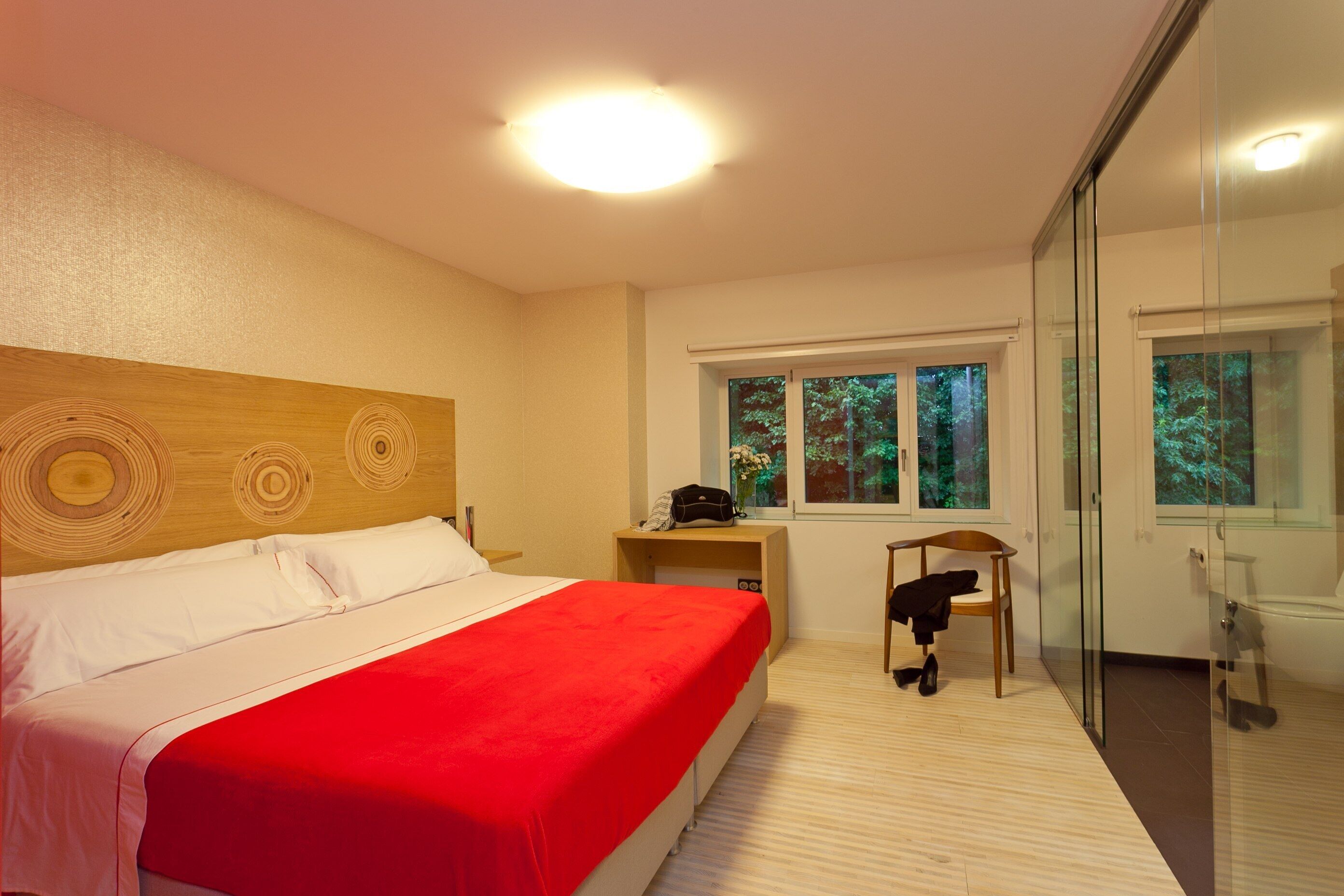 2 bedrooms, iron/ironing board, travel crib, free WiFi