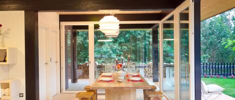 Outdoor dining