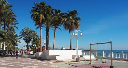 Kaunis suunnittelijahuvila perheille noin 250 metrin päässä rannasta ja erittäin