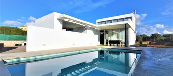 Modern Villa near golf, families friendly - offer last days june-july - Free Wifi