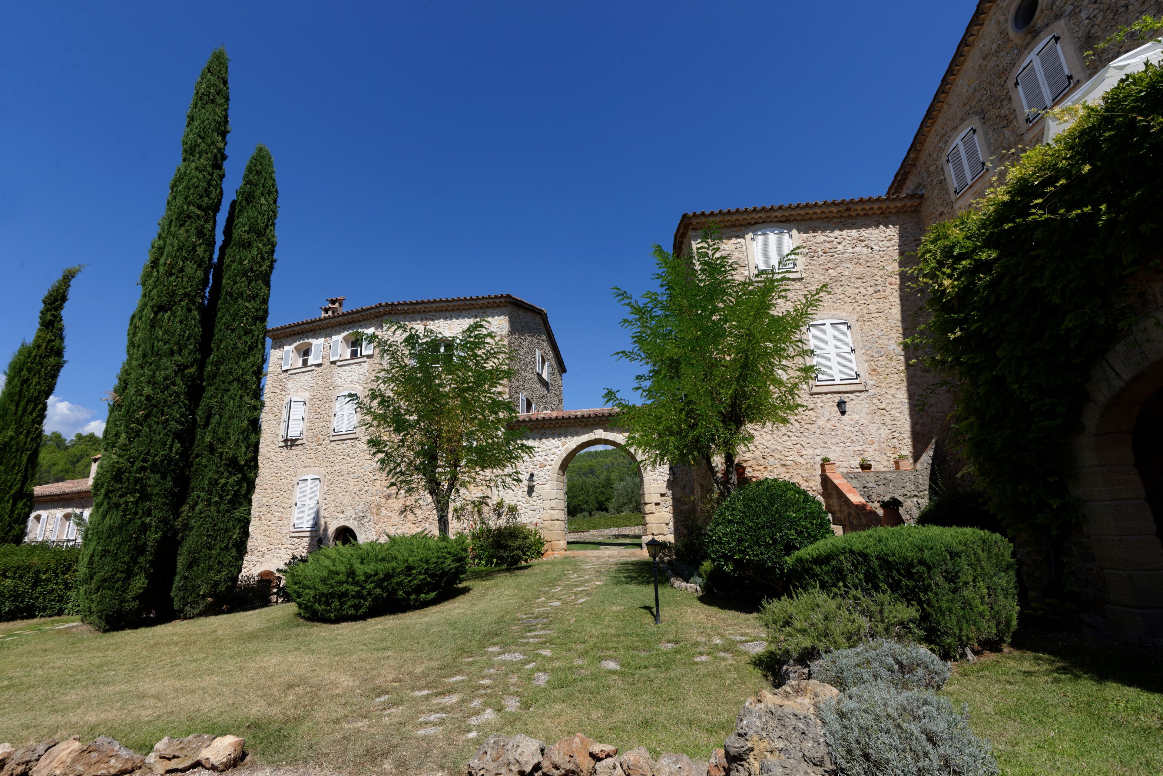 Enchanting 12th-Century Château Hideaway, Sleeps 6, Large Pool, 5km to Lorgues