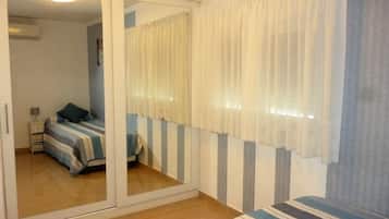 2 slaapkamers, een strijkplank/strijkijzer, gratis wifi, beddengoed