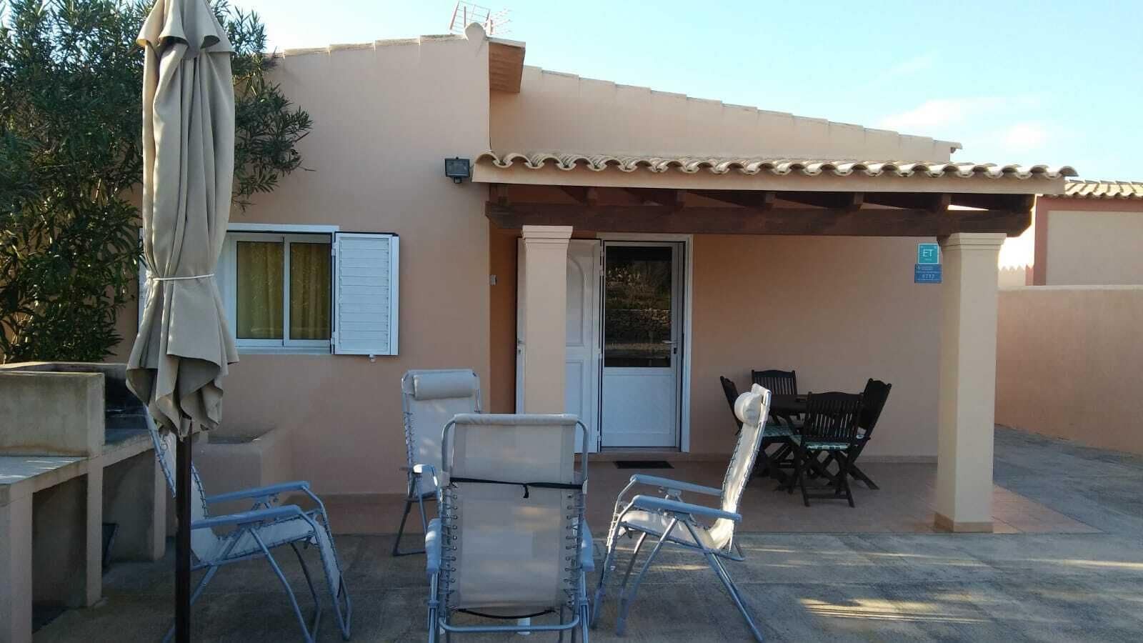 Casita DOS PALMERAS. para 4 personas en la zona de cap de barbaria