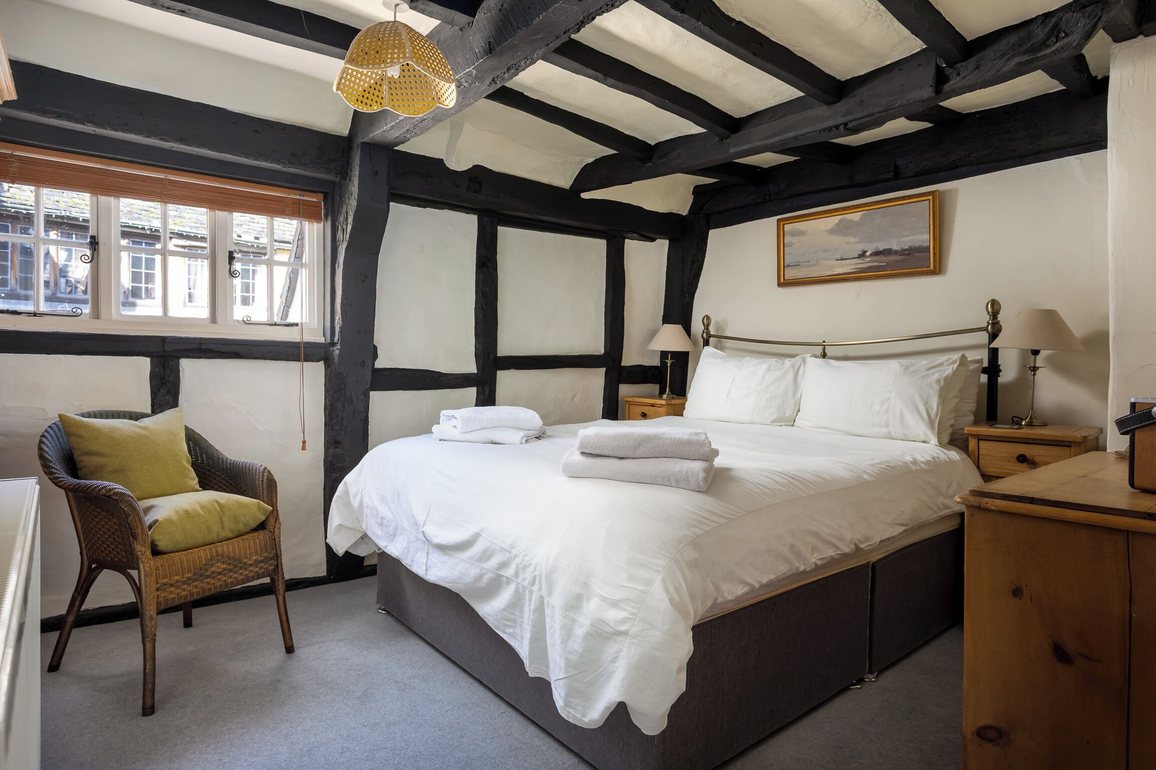 3 slaapkamers, een strijkplank/strijkijzer, wifi, beddengoed