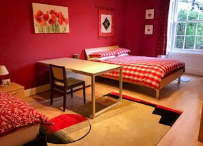 2 bedrooms, desk, iron/ironing board, free WiFi