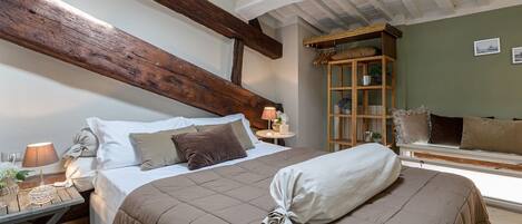 2 Schlafzimmer, Bügeleisen/Bügelbrett