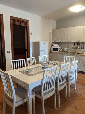 Dining - Exquisite Holiday Villa, spacious terrace and pool in the Sicilian countryside (Ciminna)