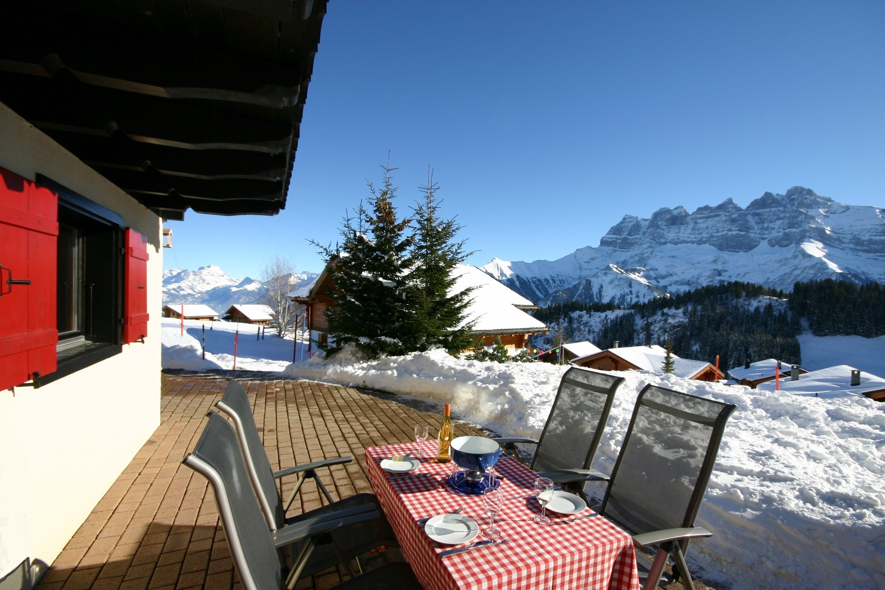 屋外ダイニングエリア