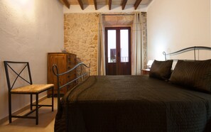 2 bedrooms, in-room safe, iron/ironing board, WiFi