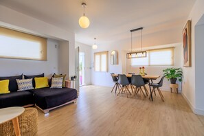 Smart TV, video games, DVD player, ping pong - COZY AND SUNNY DETACHED WITH PRIVATE POOL. (TORREVIEJA)