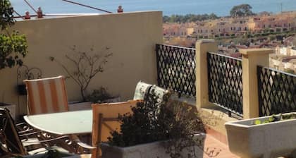 Villa 5 chambres a coucher à 950m plage, jardin et piscine privée chaufeééé ,