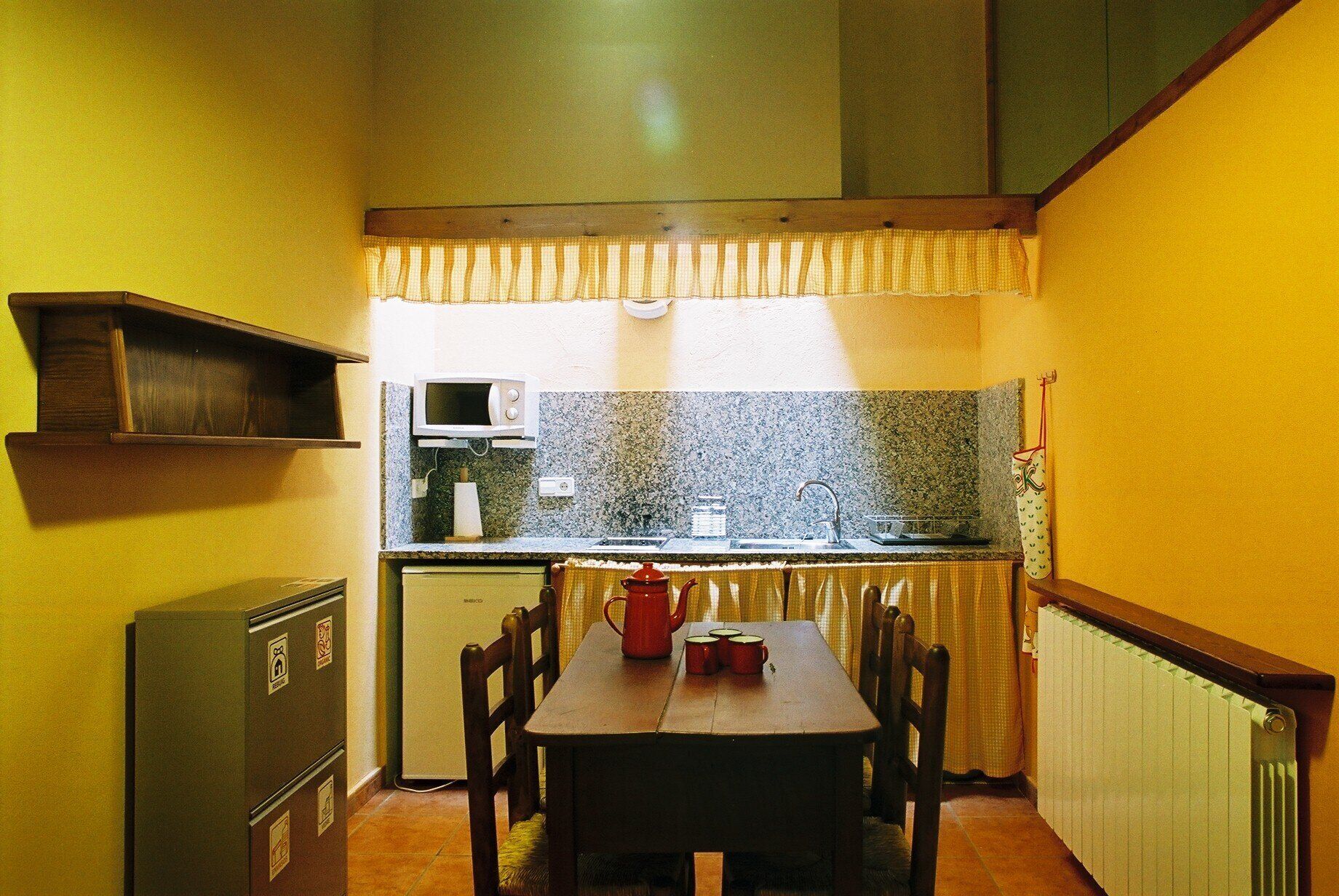 Great lodge with quiet terrace , spendid view, full equipped for 4 - 5 people. 