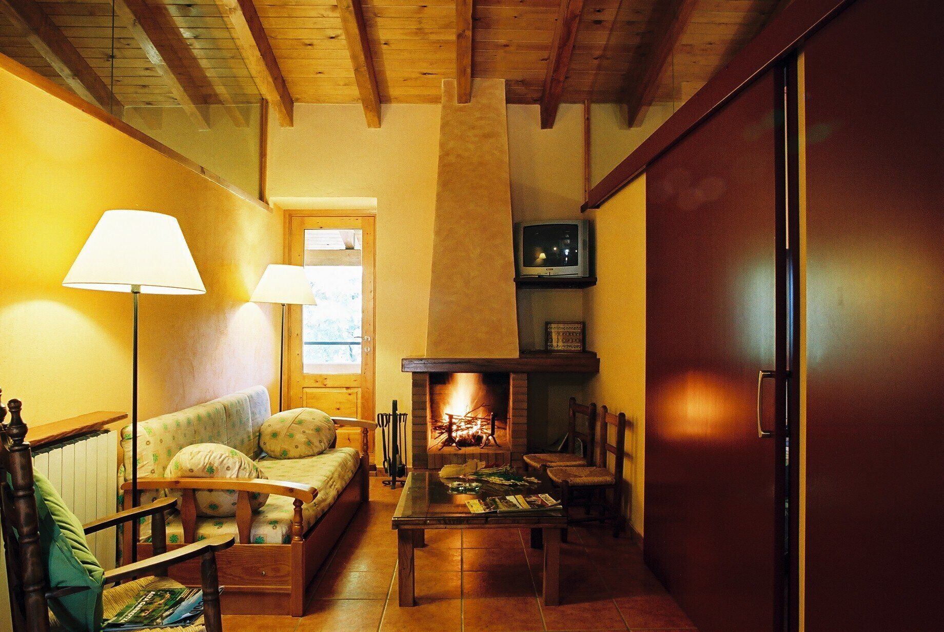 Great lodge with quiet terrace , spendid view, full equipped for 4 - 5 people. 