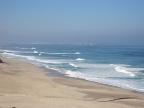 Beach nearby - Luxury 3 Bedroom in Prestigious Praia Del Rey Golf and Beach Resort! (Obidos)