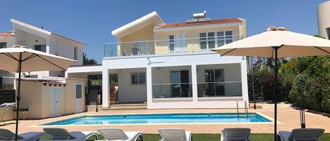 Piscina a l'aire lliure