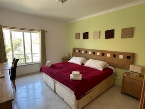 2 Schlafzimmer, Bügeleisen/Bügelbrett, WLAN, Bettwäsche