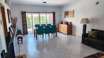 Smart-TV, Videospielkonsole, DVD-Player, Stereoanlage