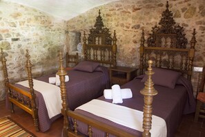 5 chambres, fer et planche à repasser, accès au Wi-Fi (inclus)