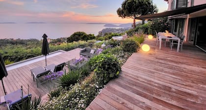 Neue Villa mit beheiztes Schwimmbad und herrlichem Blick auf die Goldenen Inseln