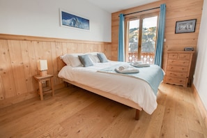 4 chambres, fer et planche à repasser, Wi-Fi gratuit, draps fournis