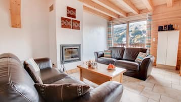 TV connectée, cheminée, médiathÚque, chaßne hi-fi