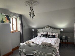 2 camere, ferro/asse da stiro, culla da viaggio, Wi-Fi gratuito