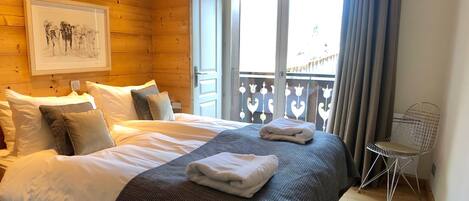 6 bedrooms, iron/ironing board, travel crib, WiFi