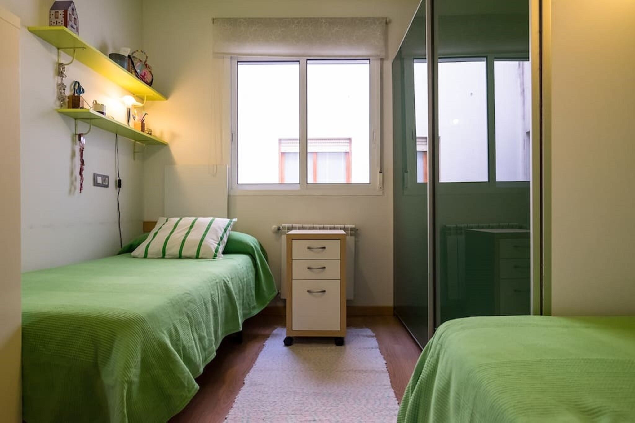 Apartment in Pontevedra for 5 people: quiet, central and sunny. WIFI 150 Mb