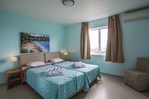 3 bedrooms, in-room safe, desk, iron/ironing board