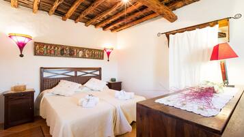 7 Schlafzimmer, Zimmersafe, Bügeleisen/Bügelbrett, Reisekinderbett