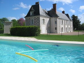 室外游泳池，恒温泳池