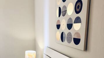 2 Schlafzimmer, BĂŒgeleisen/BĂŒgelbrett, kostenloses WLAN, BettwĂ€sche