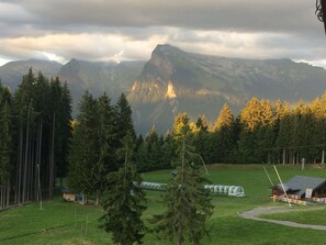 Golf - Well placed - relaxed - family friendly - a great place to ski - Ski in ski out- (Morillon)