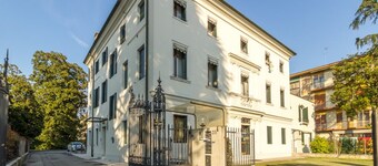 Elegant apartment a stone's throw from the center