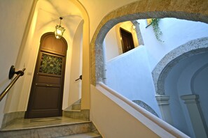 Interior - Elegant, quiet, large apartment in Palazzo Mango, beautiful heart of old Palermo (Palermo)