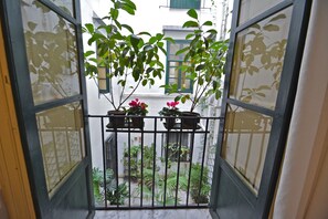 Interior - Elegant, quiet, large apartment in Palazzo Mango, beautiful heart of old Palermo (Palermo)
