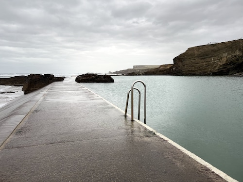 Bude Panoramablick auf das Meer Geräumige 3-Bett-Wohnung in der Nähe von Stadt und Strand