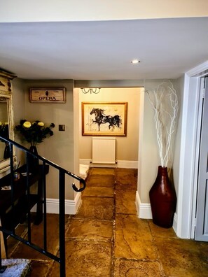 المنشأة من الداخل