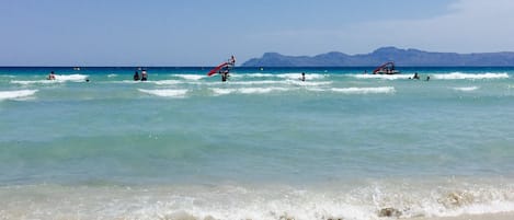 Beach nearby, sun-loungers, beach towels