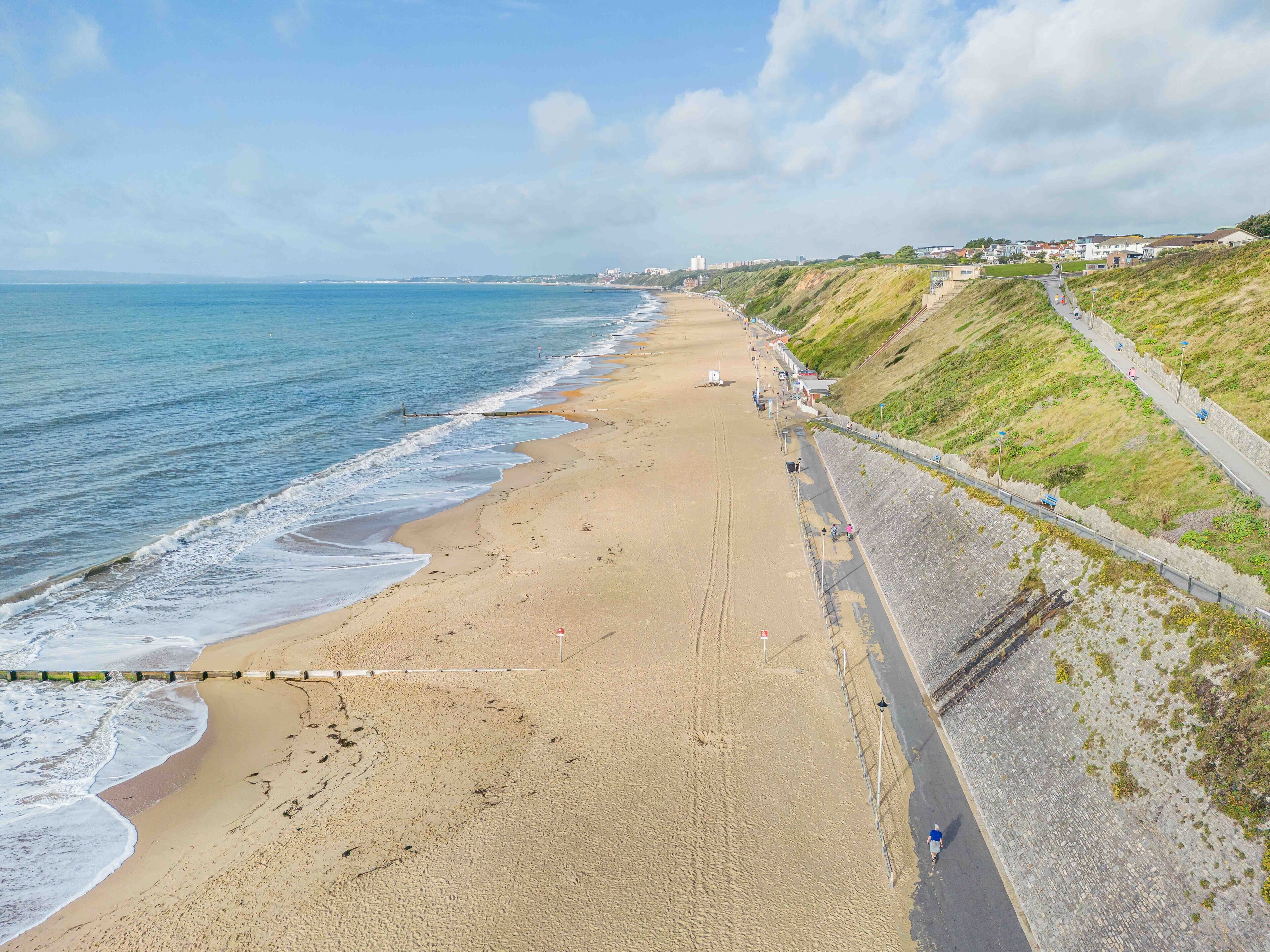 5 Minute drive from Sandy Southbourne Beach