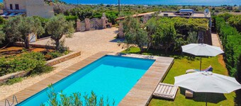 DERNIÈRE MINUTE 24 AU 31/8 - Trullo Elios -Maldives du Salento avec piscine et jacuzzi