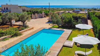 LAST MINUTE 24 TO 31 / 8- Trullo Elios -Maldives of Salento with swimming pool and jacuzzi