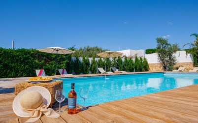 LAST MINUTE 24 TO 31 / 8- Trullo Elios -Maldives of Salento with swimming pool and jacuzzi