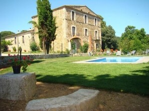 Outdoor pool - Self catering Mas Riera for 8 people including children (Maià de Montcal)