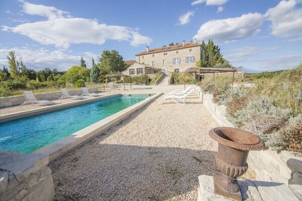 Pool - House with garden (Saint-Hippolyte-De-Caton)