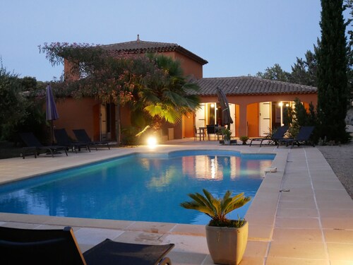 Charming villa 140 m² - Tiled swimming pool - 2500 m² of land - Total privacy