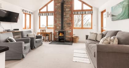 Combermere Cottage - Kahden makuuhuoneen talo, vuodepaikkoja 4