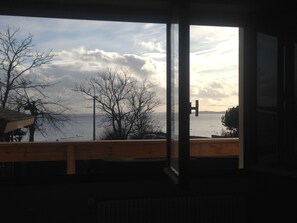 Interior - 40 meters from the beach, windows on the Arcachon "basin" (Arès)