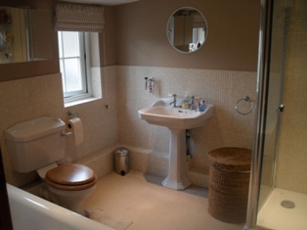 Character Cottage in a Quiet Village Location